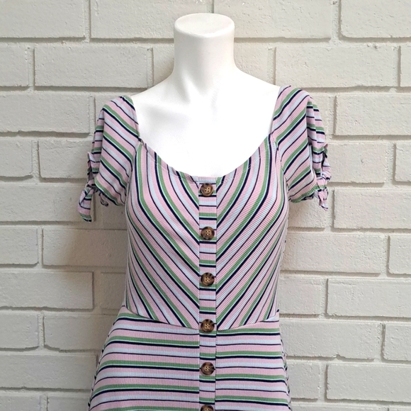 Miami Striped Faux Button Down Tie Sleeve Dress. Size Small NWOT - Picture 2 of 9